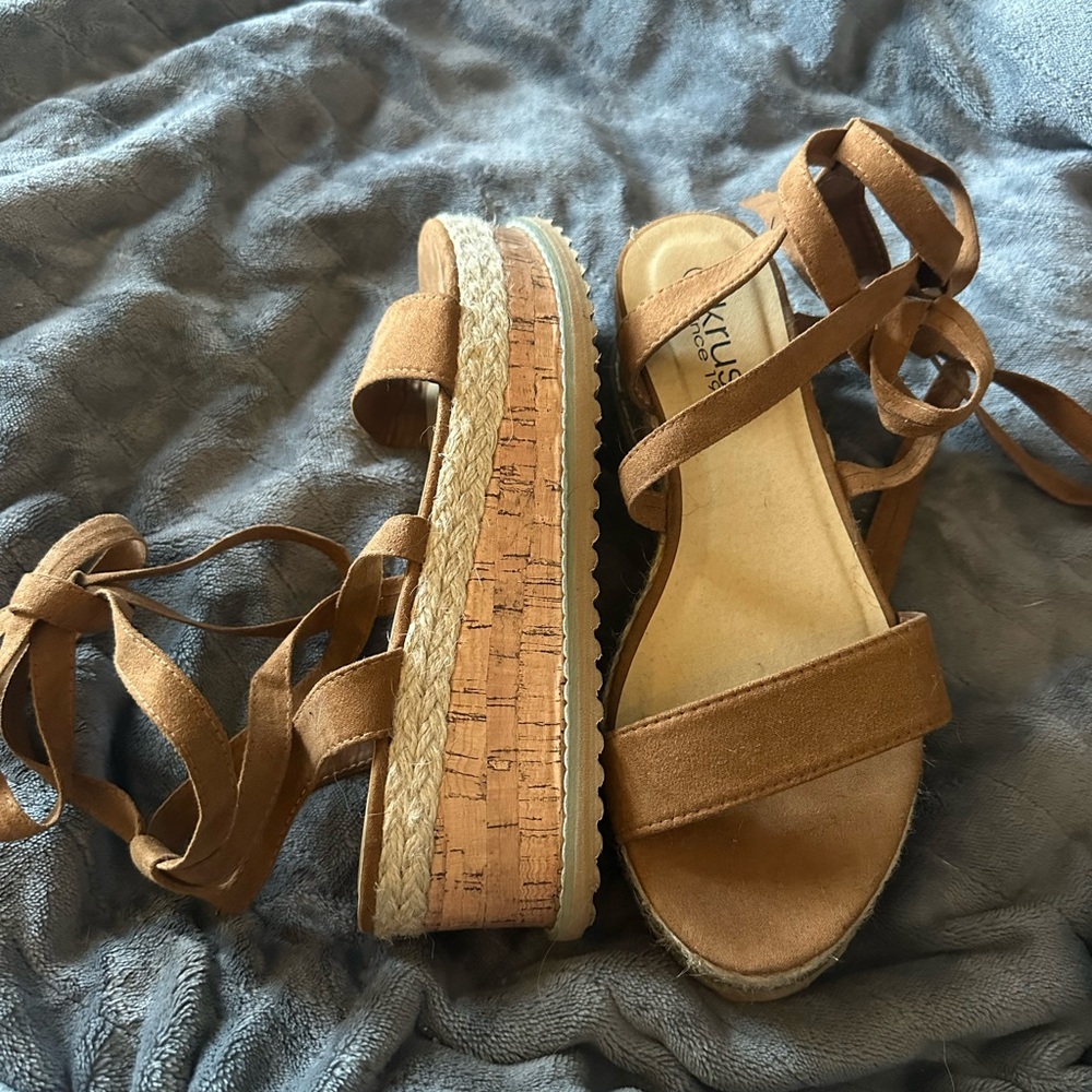 Stylish Tan Platform Sandals